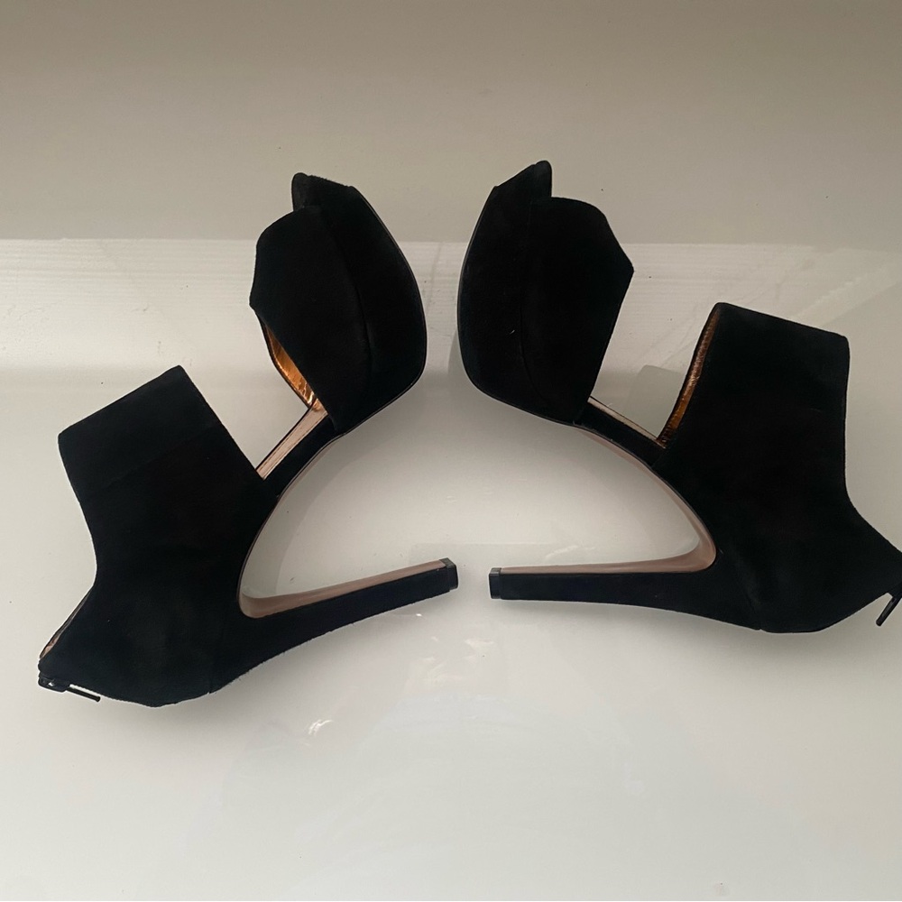 BCBG Suede leather Black Peep-Toe Platform Dress Heels Size 8B - Picture 8 of 12